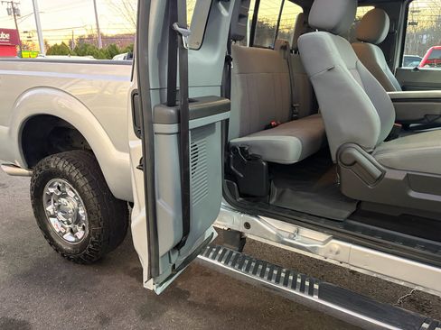 Used 2016 Ford F250 XLT w/ XLT Premium Package image 43