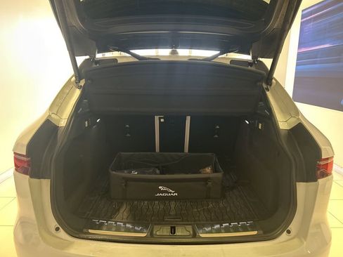 Used 2024 Jaguar F-PACE R-Dynamic S image 18