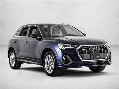 Certified 2025 Audi Q3 2.0T Premium Plus w/ Premium Plus Package image 3