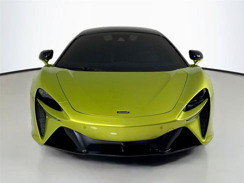 Used 2023 McLaren Artura RWD image 11