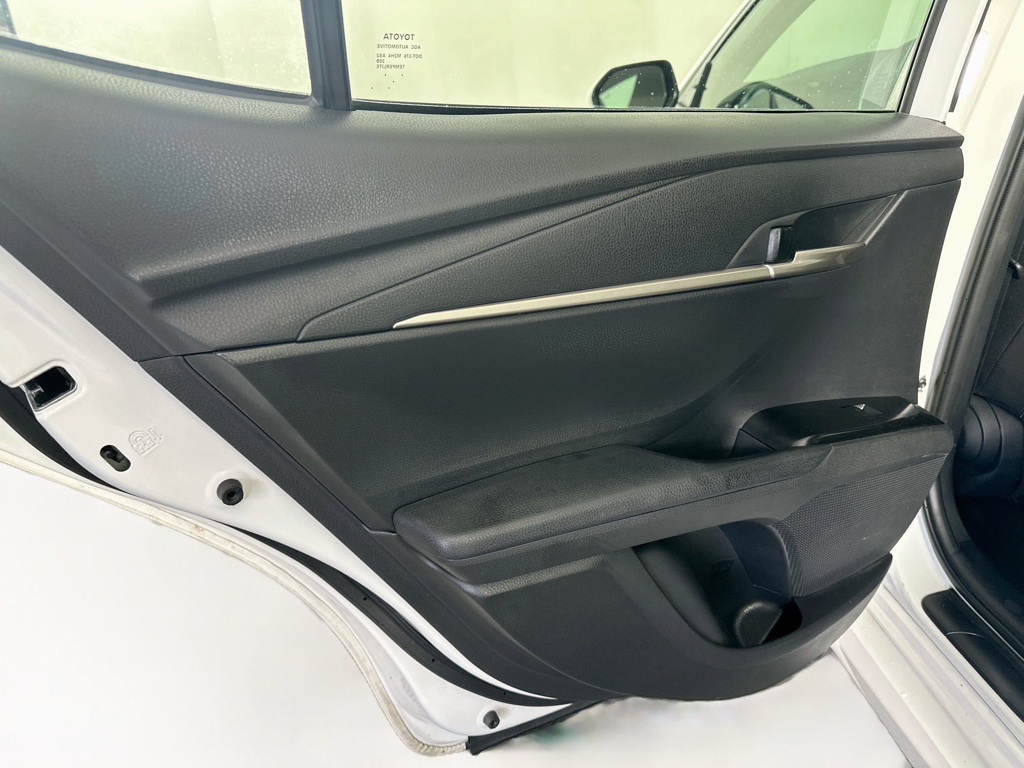 Used 2025 Toyota Camry LE FWD image 25