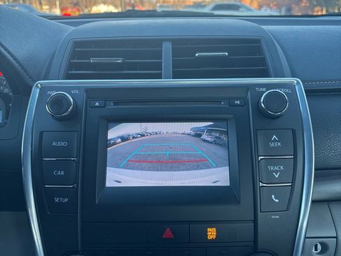 Used 2015 Toyota Camry LE image 19