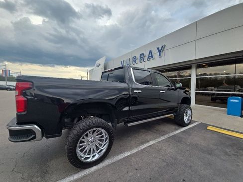 Used 2022 Chevrolet Silverado 1500 LTZ w/ LTZ Premium Package AWD/4WD image 3