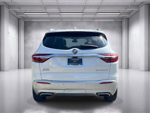 Used 2018 Buick Enclave Premium w/ Experience Buick Package FWD image 4