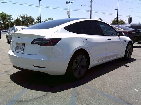 Used 2021 Tesla Model 3 Standard Range Plus RWD image 7