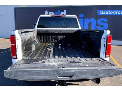 Used 2024 Chevrolet Silverado 3500 LTZ AWD/4WD image 11