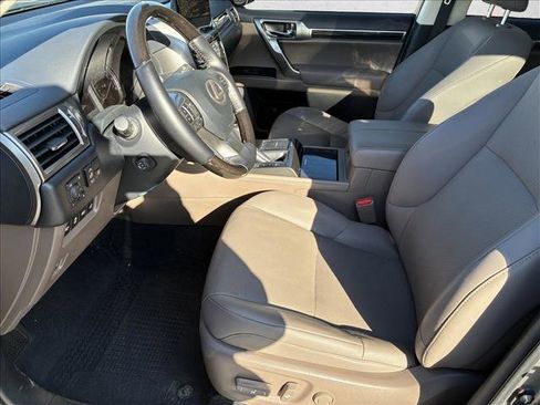 Used 2022 Lexus GX 460 Premium image 11