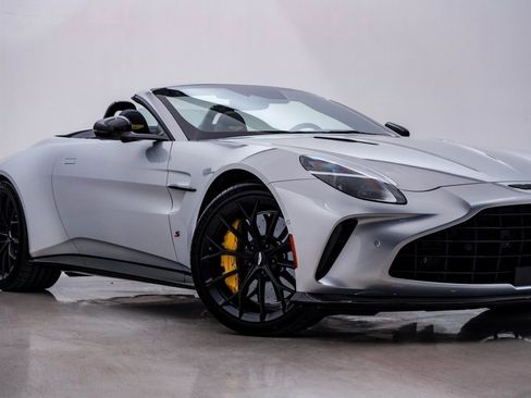 New 2026 Aston Martin V8 Vantage Roadster image 2
