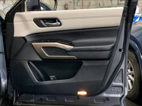 Used 2022 Nissan Pathfinder Platinum w/ Lighting Package (N93) image 22