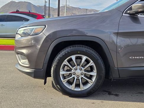 Used 2019 Jeep Cherokee Latitude Plus FWD image 9