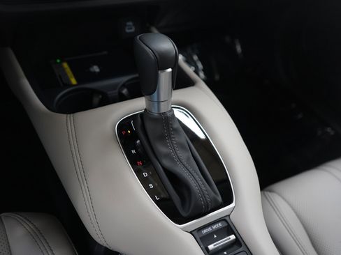 Used 2025 Honda HR-V EX-L image 24