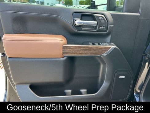 Used 2020 Chevrolet Silverado 2500 High Country w/ Z71 Off-Road Package image 11