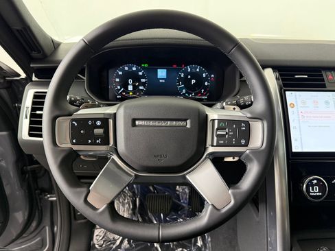 New 2026 Land Rover Discovery S AWD/4WD image 17