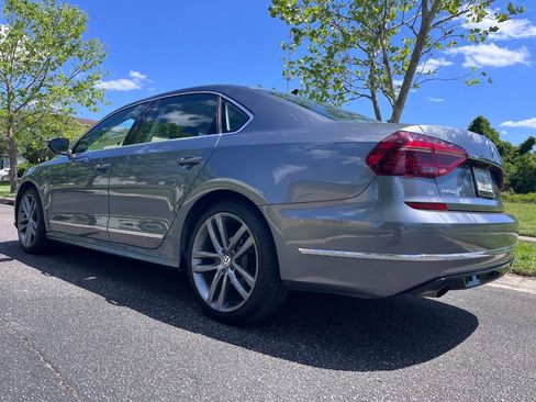 Used 2019 Volkswagen Passat 2.0T SE R-Line FWD image 6