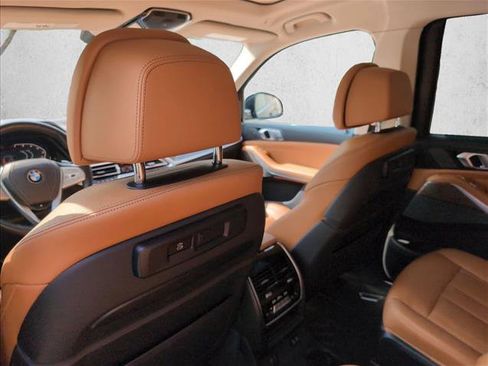Used 2019 BMW X7 xDrive50i w/ Premium Package AWD/4WD image 21