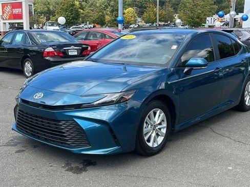 Certified 2025 Toyota Camry LE image 3