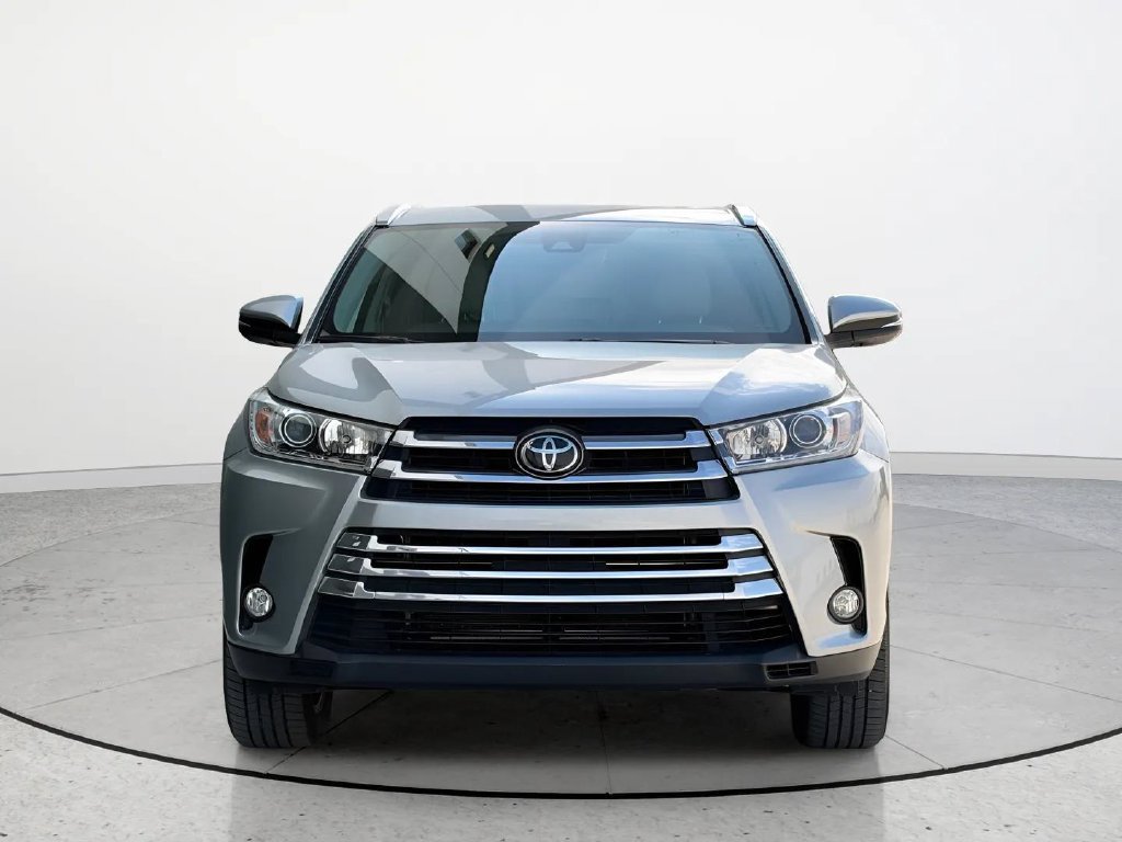 Used 2018 Toyota Highlander Limited AWD/4WD image 4