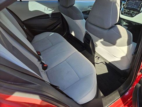 Used 2020 Toyota Corolla LE image 18
