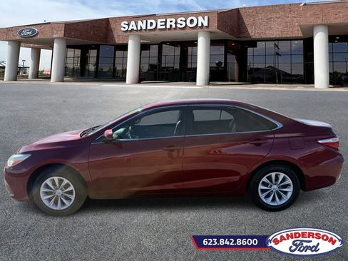 Used 2016 Toyota Camry LE image 6
