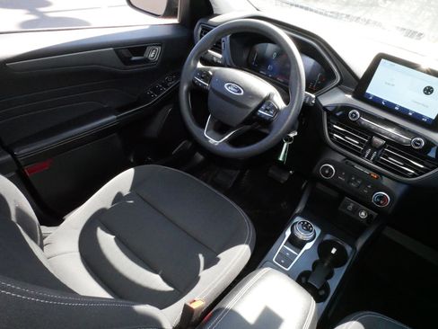 Used 2023 Ford Escape AWD image 9