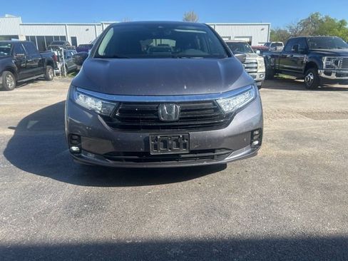 Used 2024 Honda Odyssey Touring image 2