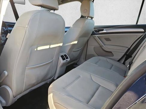 Used 2015 Volkswagen Golf TDI S image 19