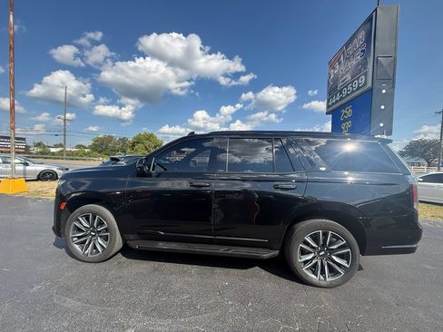 Used 2024 Cadillac Escalade Sport AWD/4WD image 7