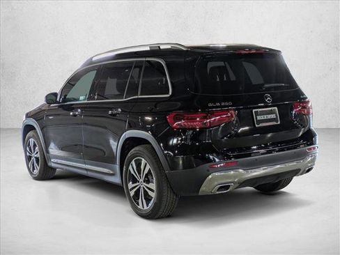 New 2025 Mercedes-Benz GLB 250 4MATIC image 9