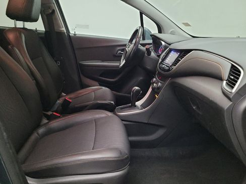 Used 2022 Chevrolet Trax LT w/ Driver Confidence Package AWD/4WD image 21