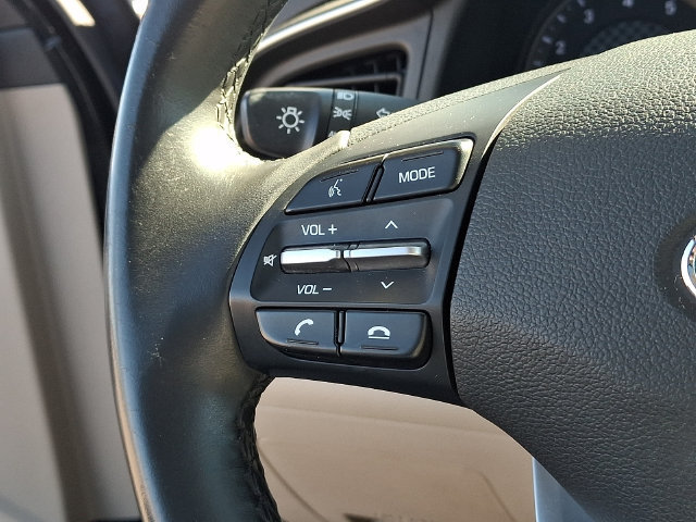Used 2020 Hyundai Elantra Value Edition w/ Winter Weather Package FWD image 7