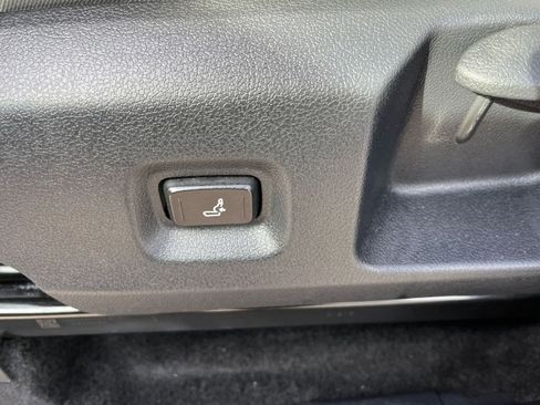 Used 2025 Toyota Tacoma TRD Off-Road image 23