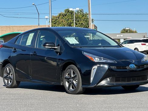 Used 2022 Toyota Prius L Eco image 2
