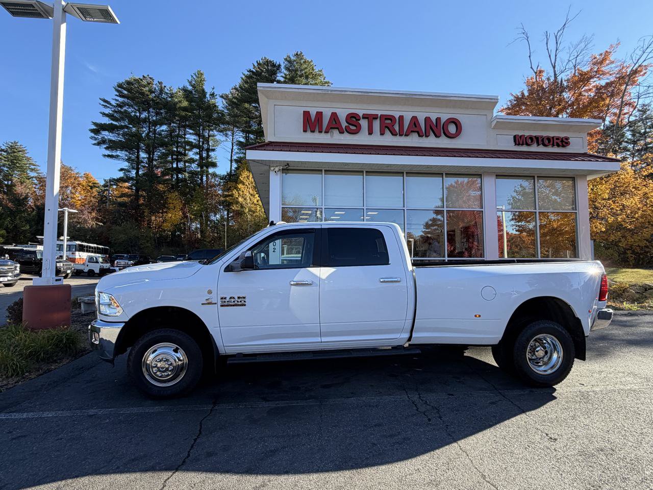 Used 2018 RAM 3500 SLT AWD/4WD image 9