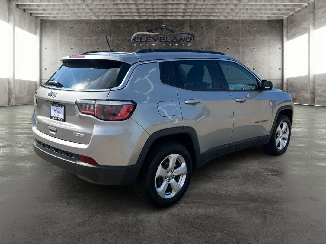 Used 2018 Jeep Compass Latitude AWD/4WD image 3