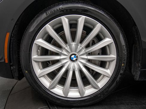 Used 2020 BMW 740i xDrive AWD/4WD image 26