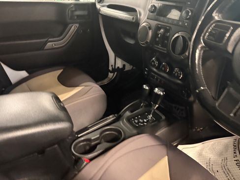 Used 2014 Jeep Wrangler Unlimited Sport AWD/4WD image 16