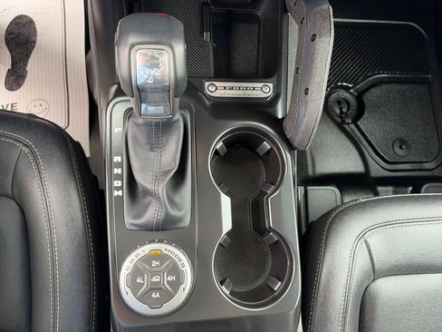 Used 2025 Ford Bronco Badlands AWD/4WD image 26