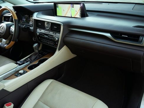 Used 2016 Lexus RX 450h AWD image 11