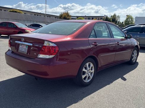 Used 2005 Toyota Camry XLE FWD image 5
