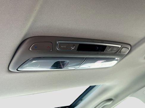 Used 2023 Kia Telluride EX w/ EX Captain's Chair Package FWD image 28