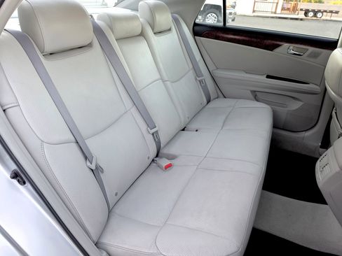 Used 2011 Toyota Avalon Limited FWD image 37