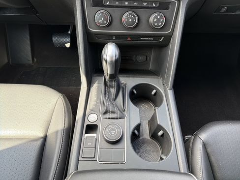 Used 2022 Volkswagen Atlas SE image 19