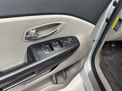 Used 2020 Kia Sedona LX FWD image 12