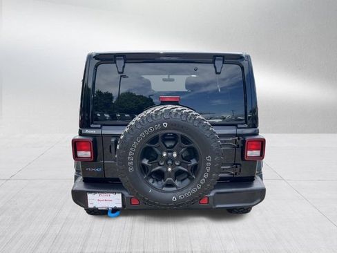 Used 2023 Jeep Wrangler Unlimited w/ Sun & Screen Package AWD/4WD image 7
