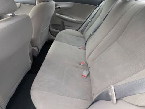 Used 2012 Toyota Corolla LE image 19