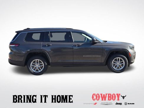 Used 2023 Jeep Grand Cherokee L Laredo image 7