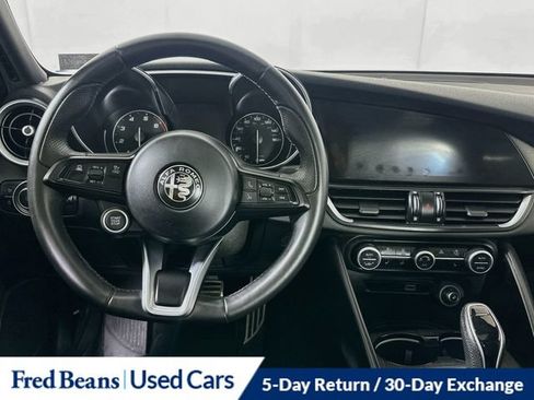 Used 2023 Alfa Romeo Giulia Ti AWD/4WD image 30