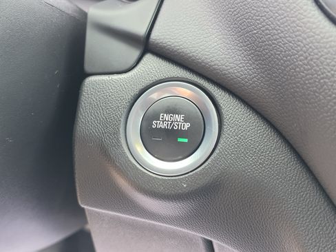 Used 2022 Chevrolet Equinox LT FWD image 38