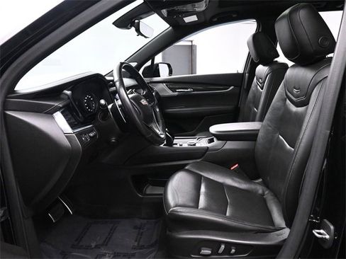 Used 2022 Cadillac XT6 Sport w/ LPO, ONYX Package image 10