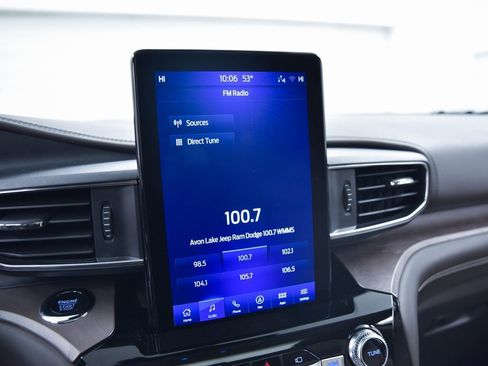 Used 2023 Ford Explorer Platinum w/ Technology Package image 19